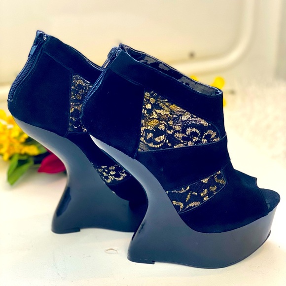 MARK. Brand women shoes size 7, Rare Luxury shoes, one of a kind, beautiful - Picture 1 of 5